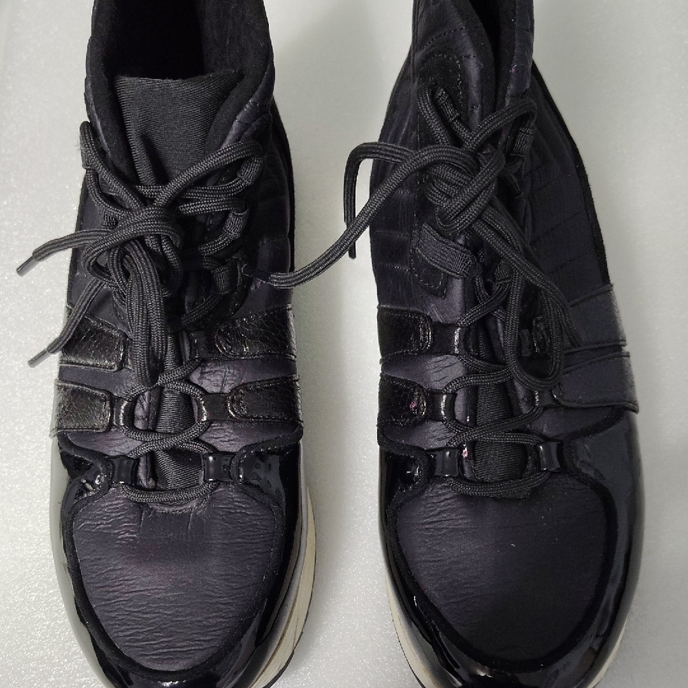 Kenneth Cole Reaction Black Ankle Boots